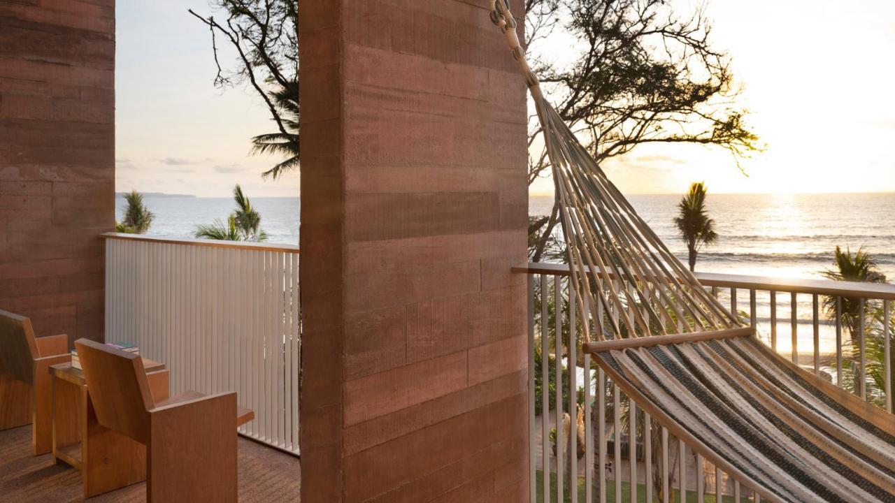 Potato Head Suites & Studios Seminyak  Ngoại thất bức ảnh A monolith at the beach